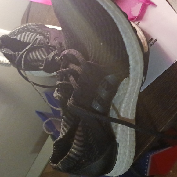 Adidas ultra boost shoes - Picture 2 of 3